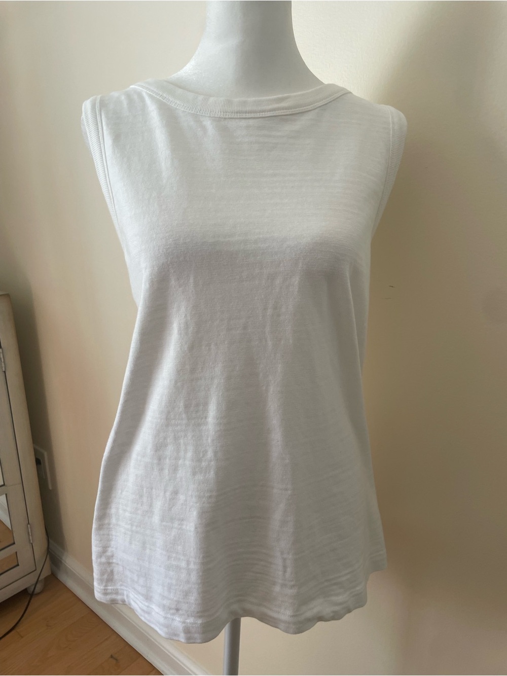 LOFT Classic White Sleeveless Tank Top - sz XL